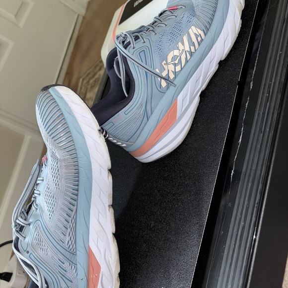 Hoka Bondi 7 Athletic Shoes with Breathable Design - Picture 2 of 7